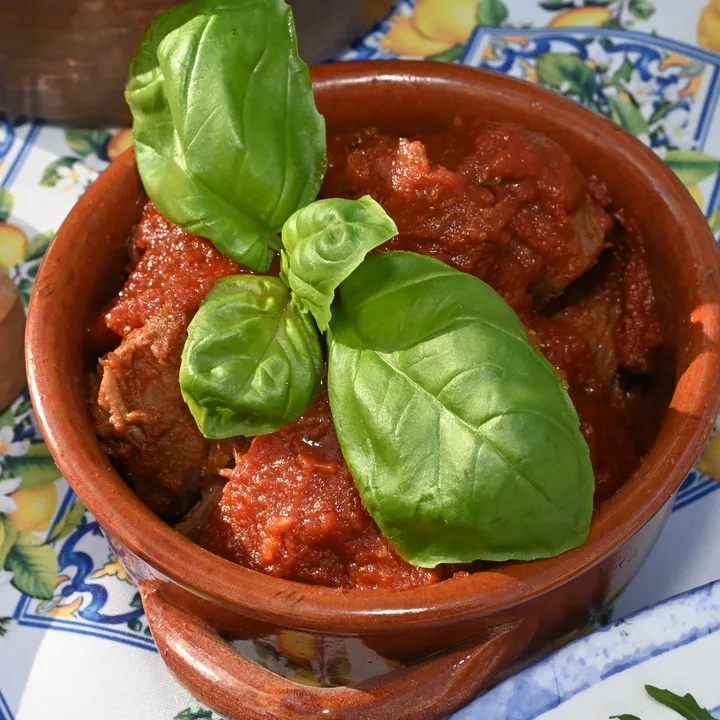 The art of conviviality, where pleasure, beauty and nature-1